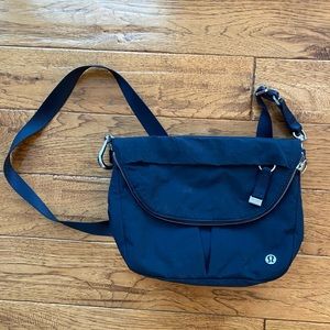 lululemon purse